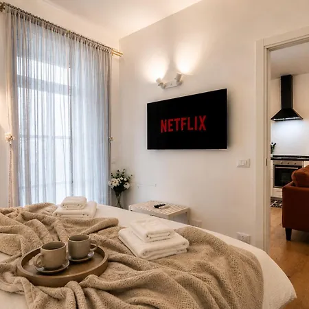 Elegance With Terrace- Ac- Ultra Wi-fi Apartment