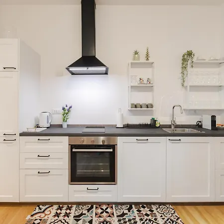 Apartment Elegance With Terrace- Ac- Ultra Wi-fi